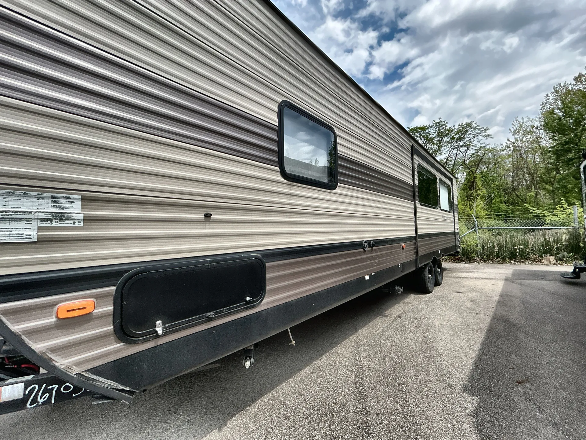 2020 Forest River Wildwood 27RKS — off campside