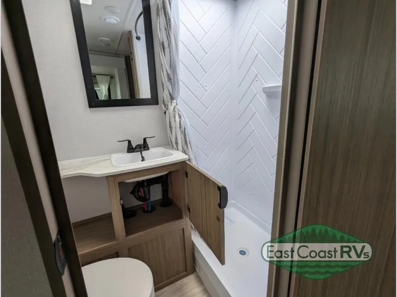2027 Forest River RV Wildwood X-Lite 273QBXL - Photo 4