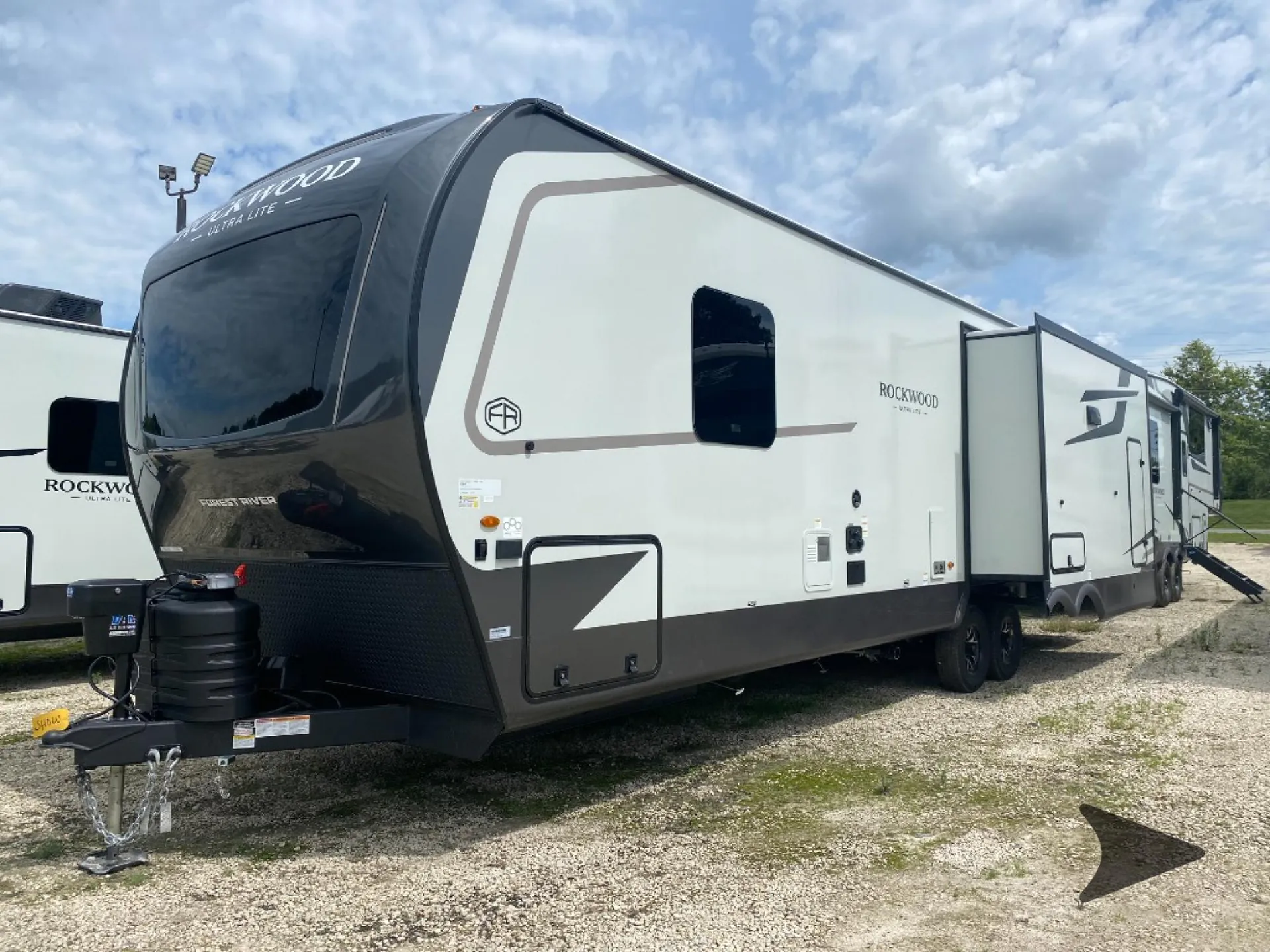 2027 Forest River Rockwood Ultra Lite 2916RL — Photo 7