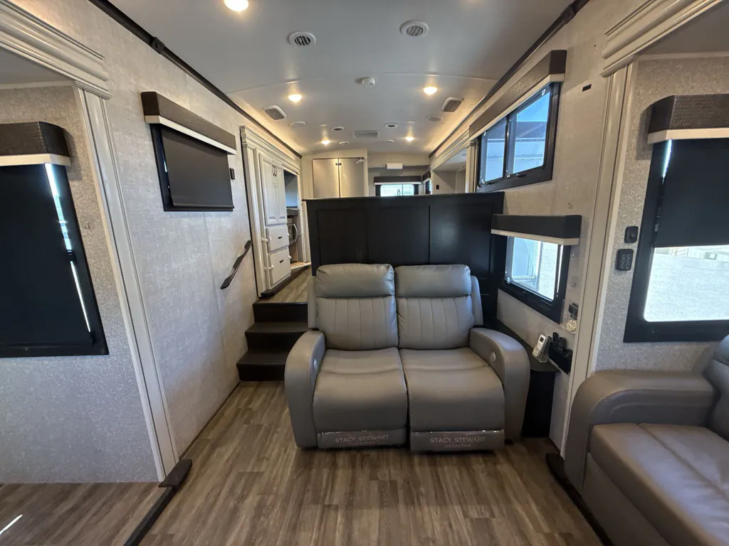 2022 Jayco North Point 380RKGS, Photos photo 4