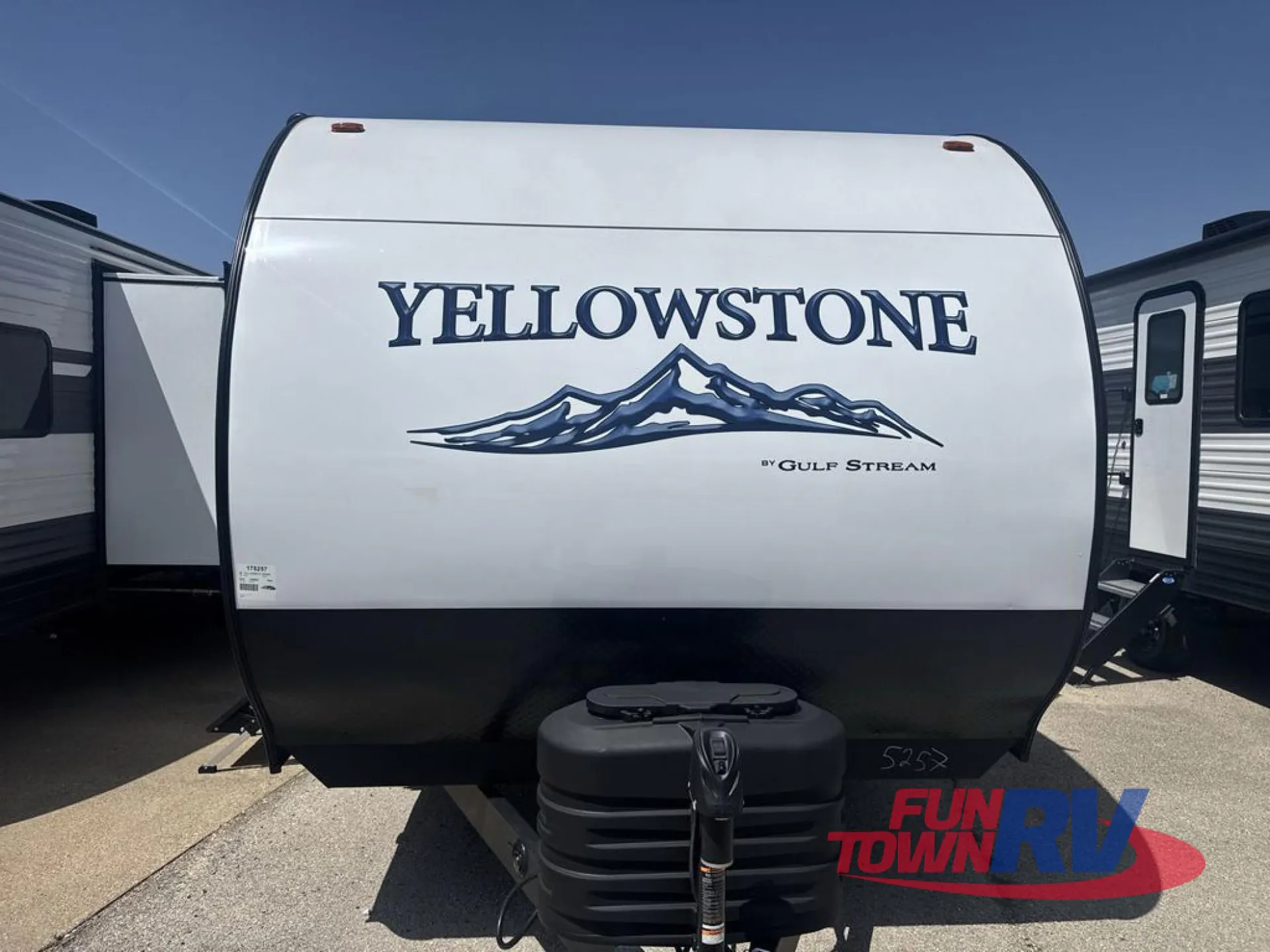 2025 Gulf Stream Yellowstone Classic 279BH - Photo 3