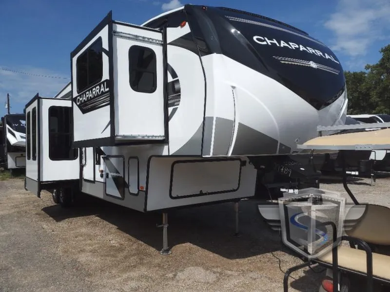 2023 Coachmen Chaparral 334FL - Photo 2