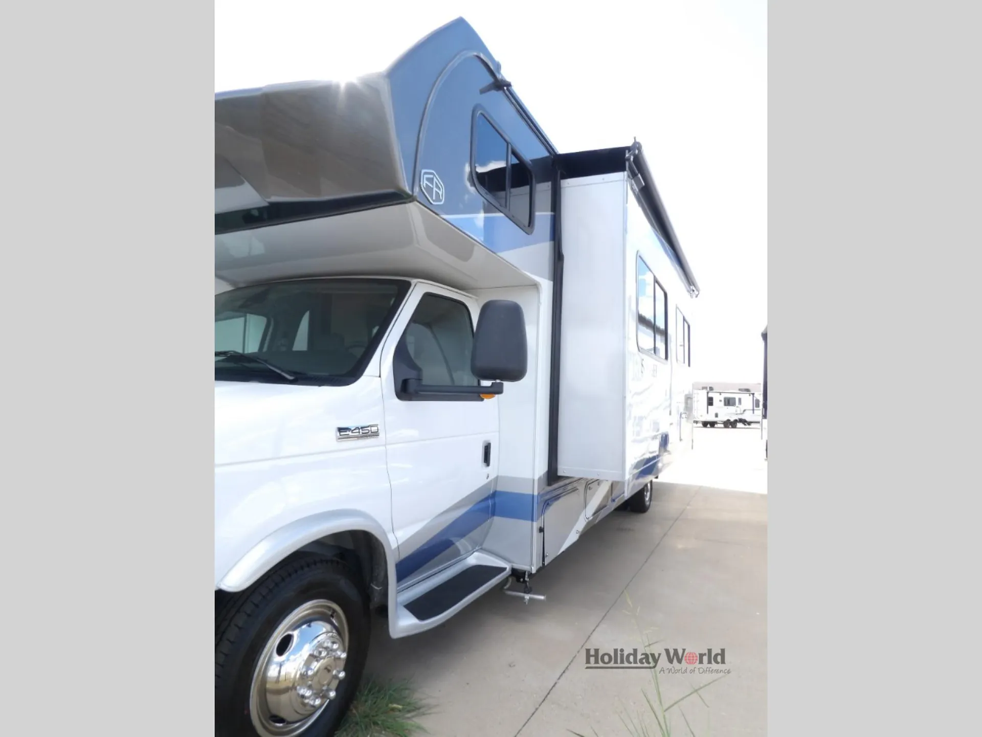 2027 Forest River Sunseeker 3010DS - Photo 4