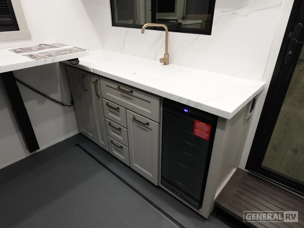 2025 Brinkley Model G 3250, Photos photo 32