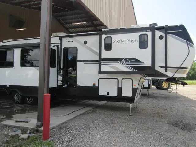2025 Keystone Montana High Country 397FB - Photo 3