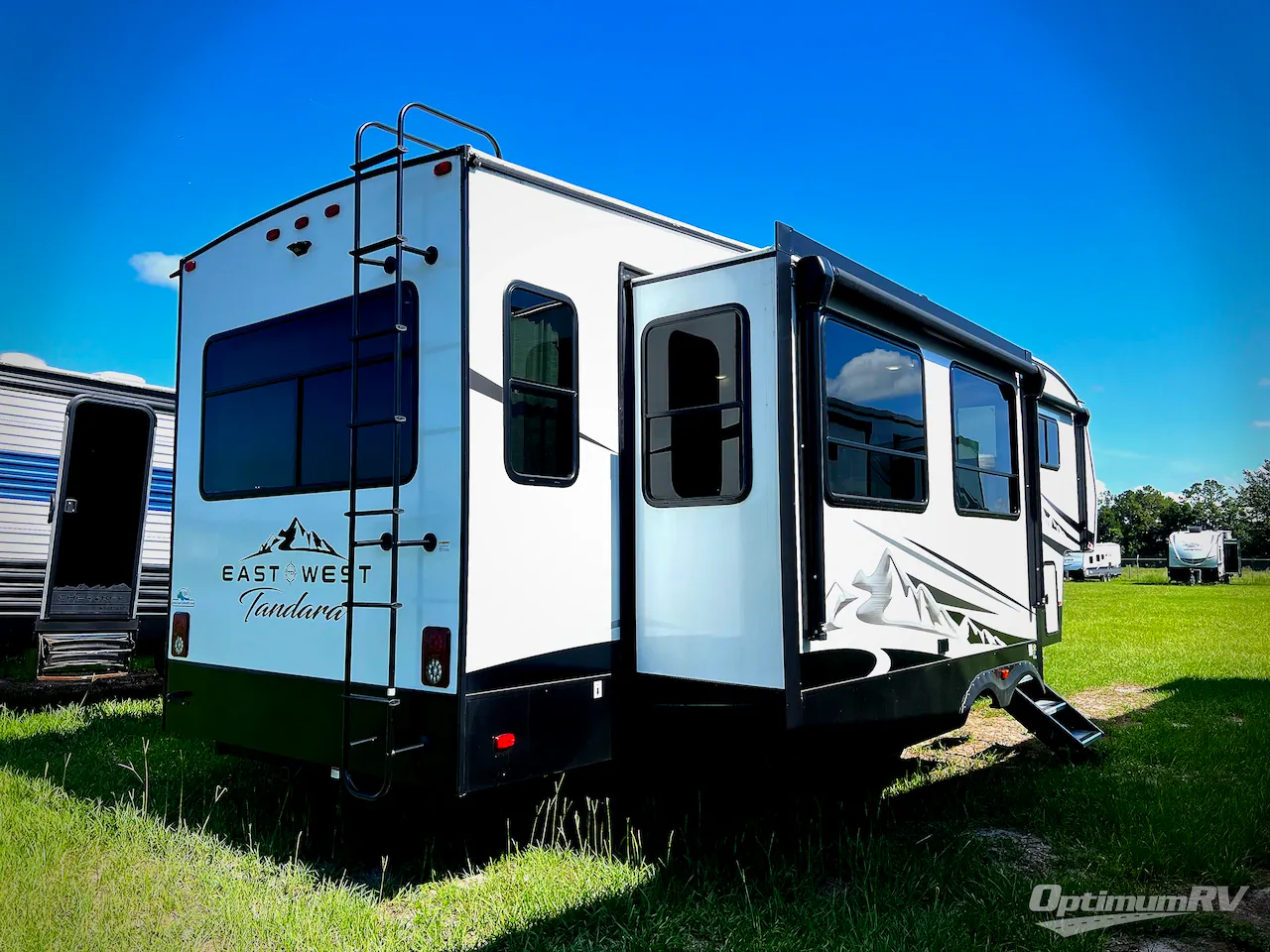 2024 East to West Tandara 320RL - Photo 4