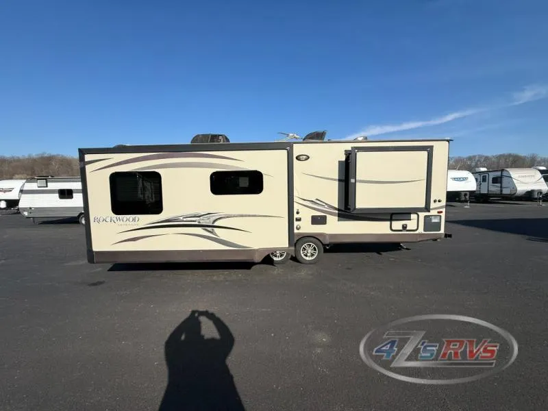 2015 Forest River Rockwood Ultra Lite 2608WS - Photo 4