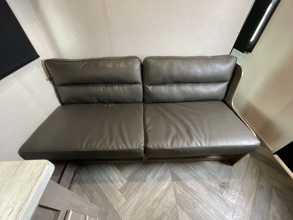 2022 Highland Ridge Light LT275RLS dealer photo 6 from Blue Compass RV