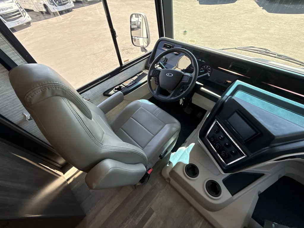 2025 Entegra Coach Vision 27A, Photos photo 10
