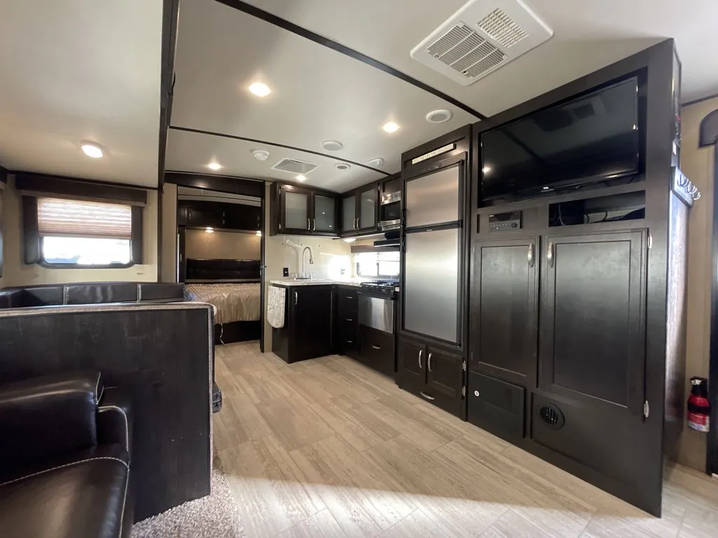 2017 Grand Design Imagine 2800BH, Photos photo 10