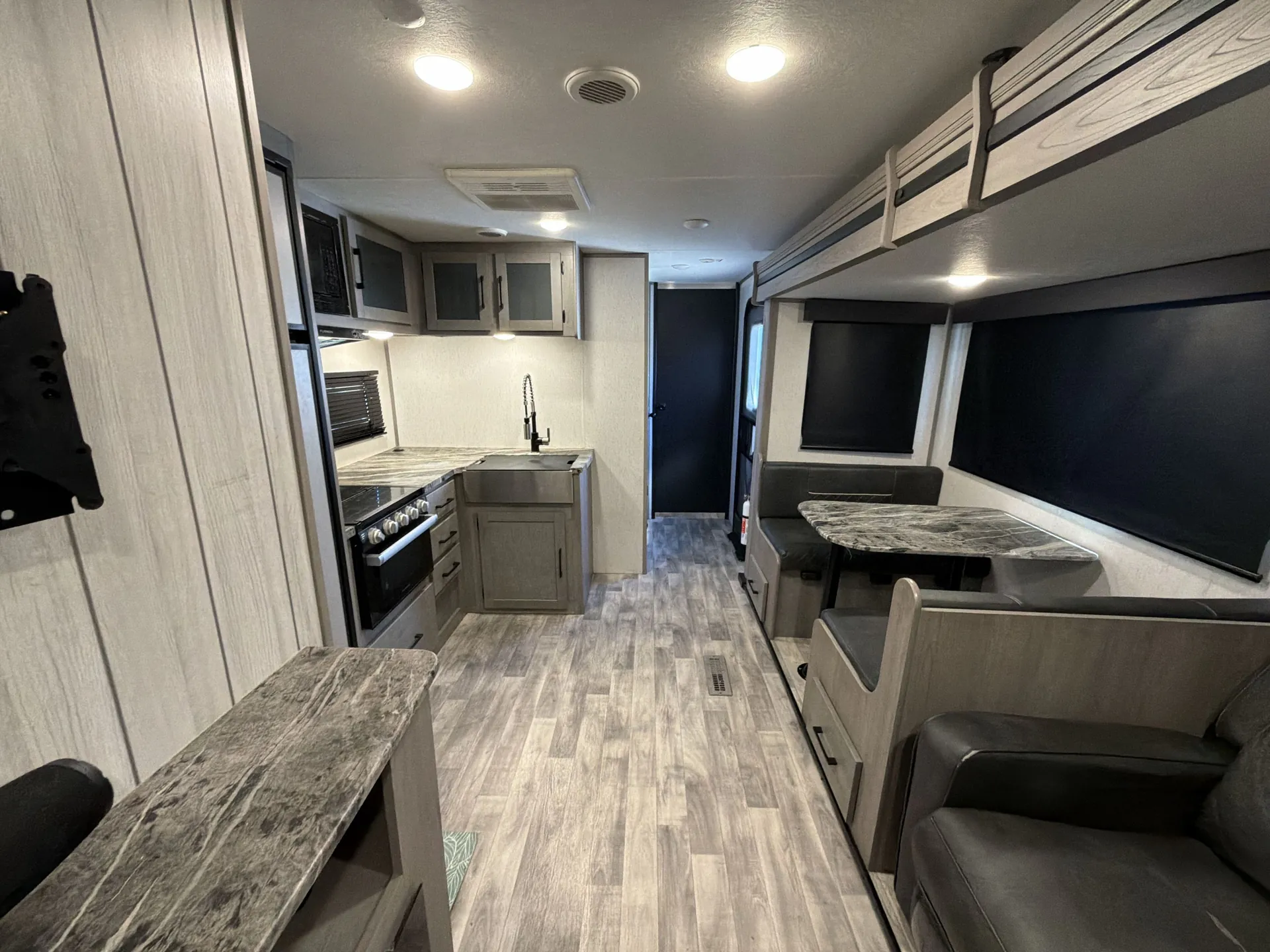 2022 Dutchmen Kodiak Ultimate 3301BHSL — living area main