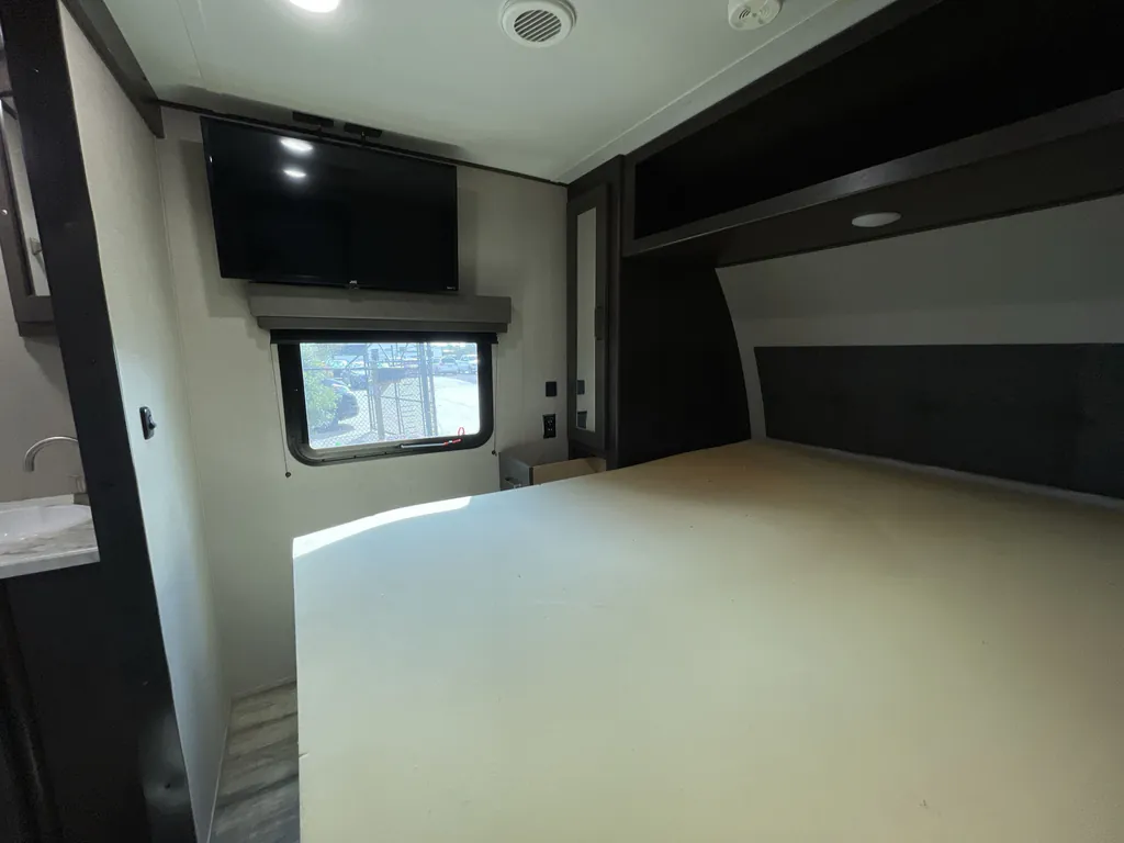 2023 Grand Design Transcend Xplor 321BH, Photos photo 15