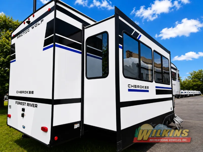 2026 Forest River Cherokee Arctic Wolf 289PANO - Photo 4