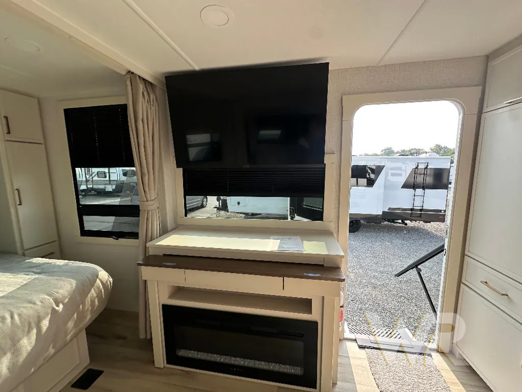 2026 Brinkley Model I 235, Photos photo 27