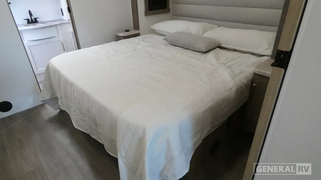 2027 Entegra Coach Vision XL 36C, Photos photo 27