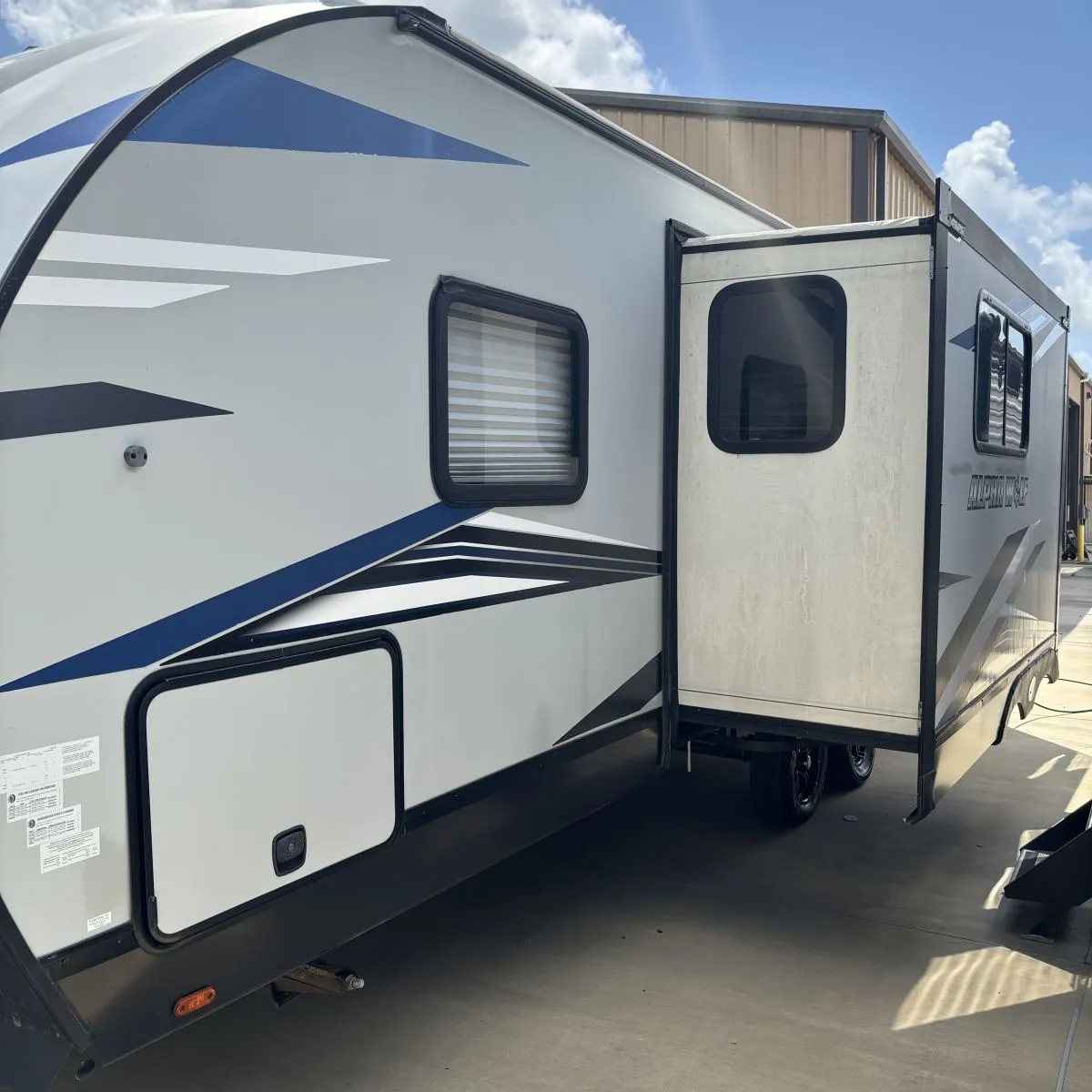 2022 Forest River Cherokee Alpha Wolf 23DBH - Photo 4