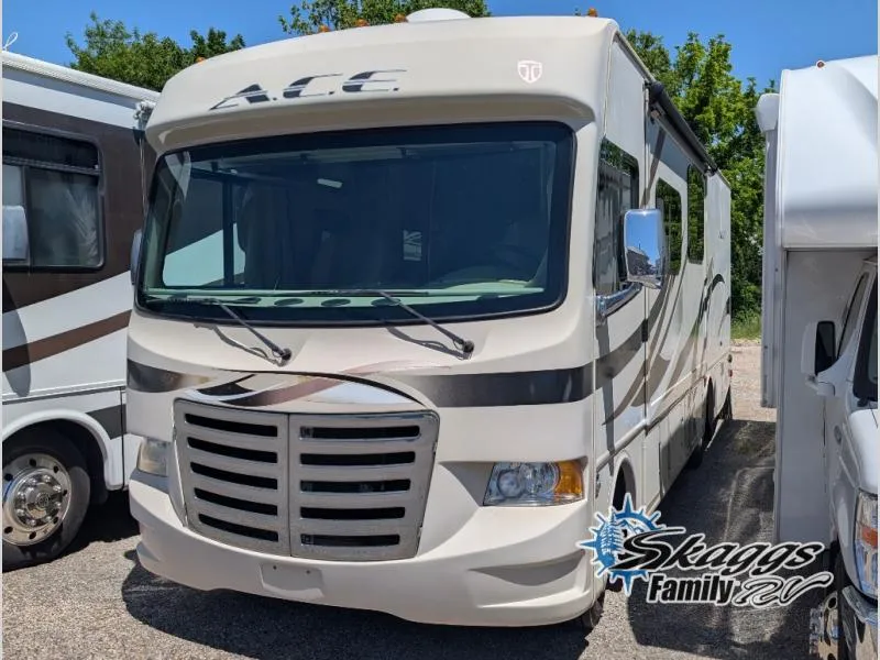 2015 Thor Motor Coach ACE Used    30.1 - Photo 2
