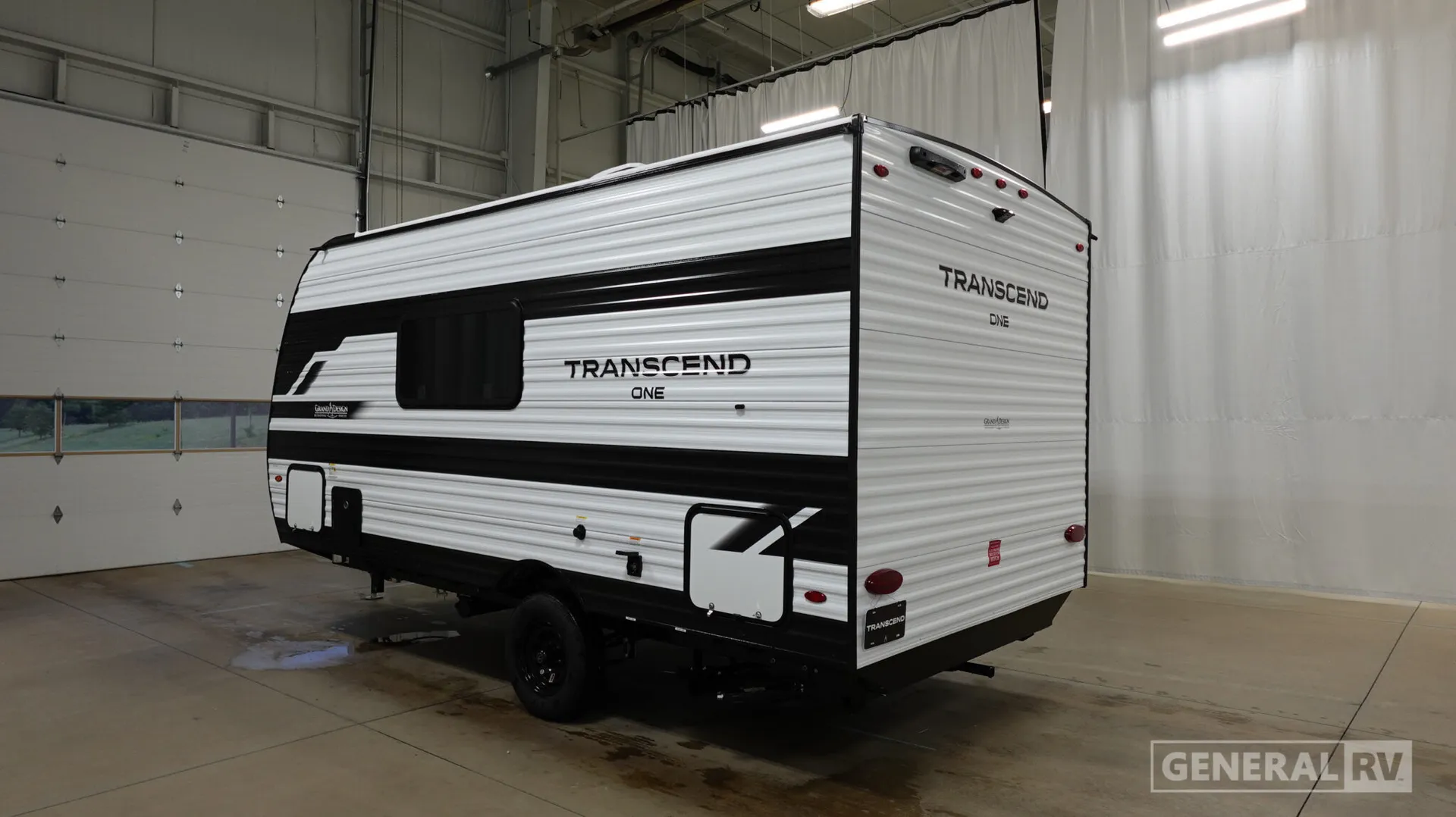 2027 Grand Design Transcend One 151BH - Photo 4
