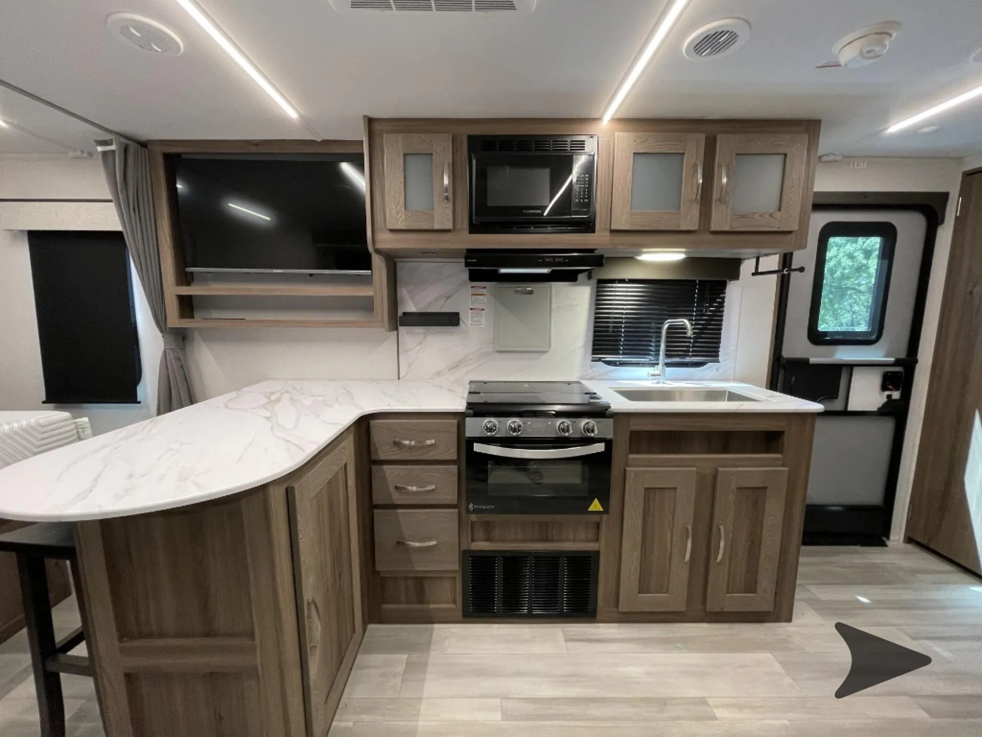 2025 Wayfinder RV GO EXPLORE X203 - Photo 4
