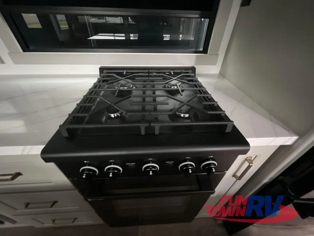 2026 Brinkley Model G 4100, Photos photo 10