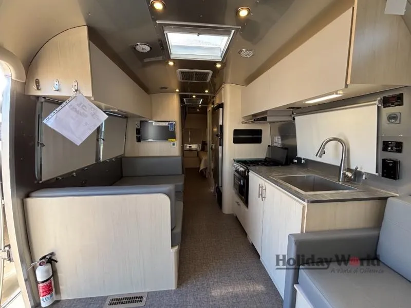 2026 Airstream Flying Cloud 28RB - Photo 4