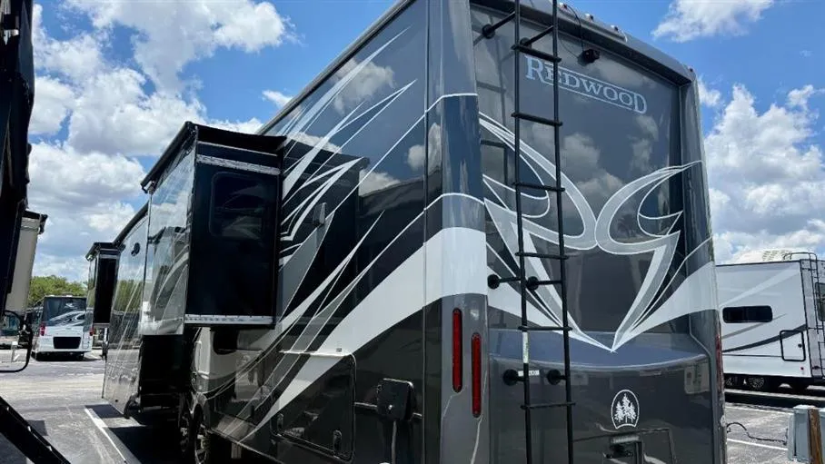 2025 Redwood RV Redwood 4200FL - Photo 4