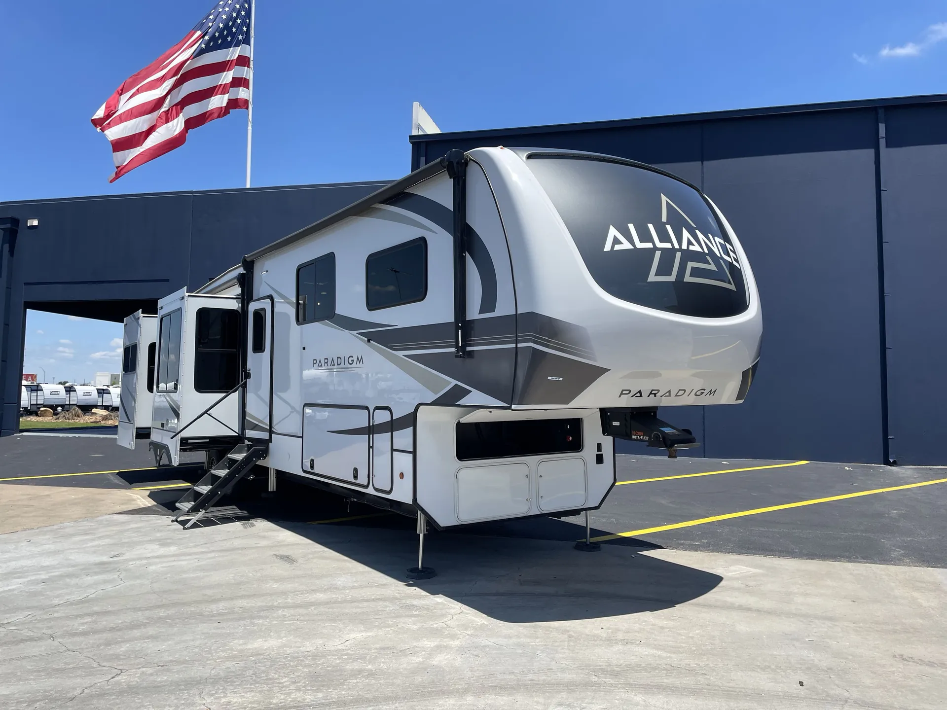 2024 Alliance RV Paradigm 375RD - Photo 2