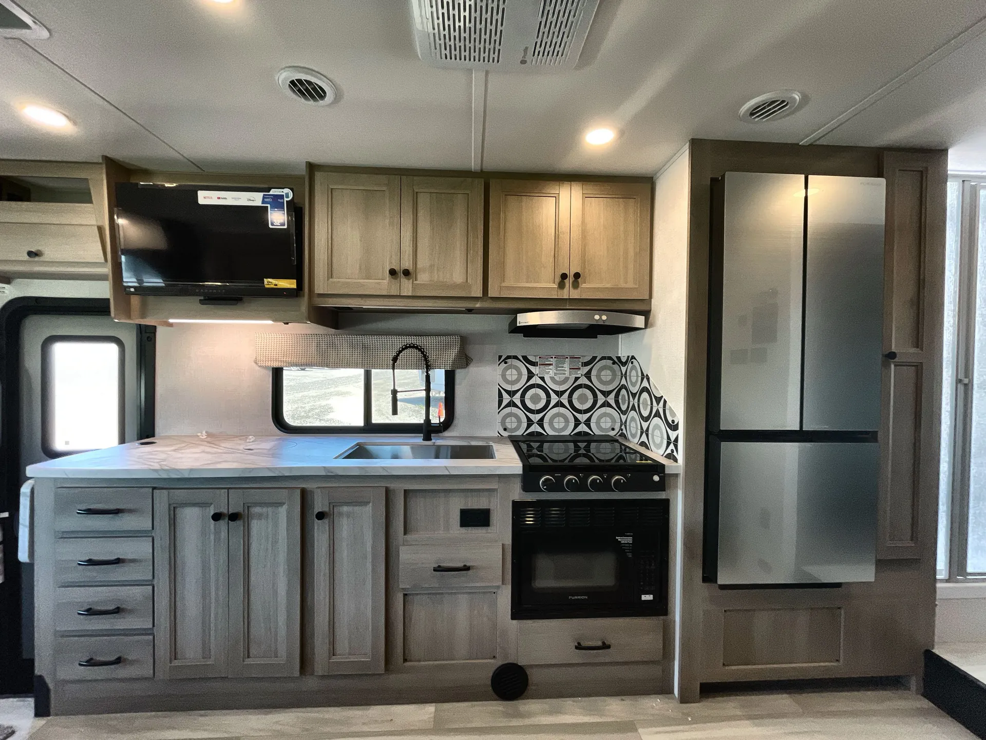 2027 Forest River Sunseeker 3010DS — stove oven open