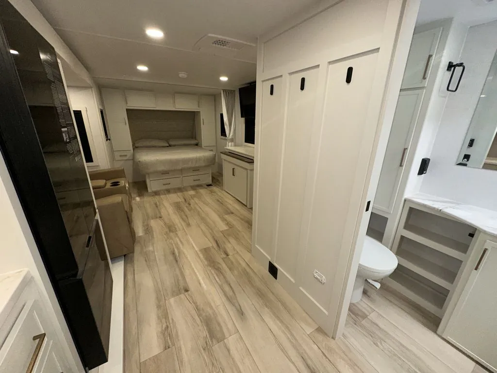 2026 Brinkley Model Ix 23X, Photos photo 17