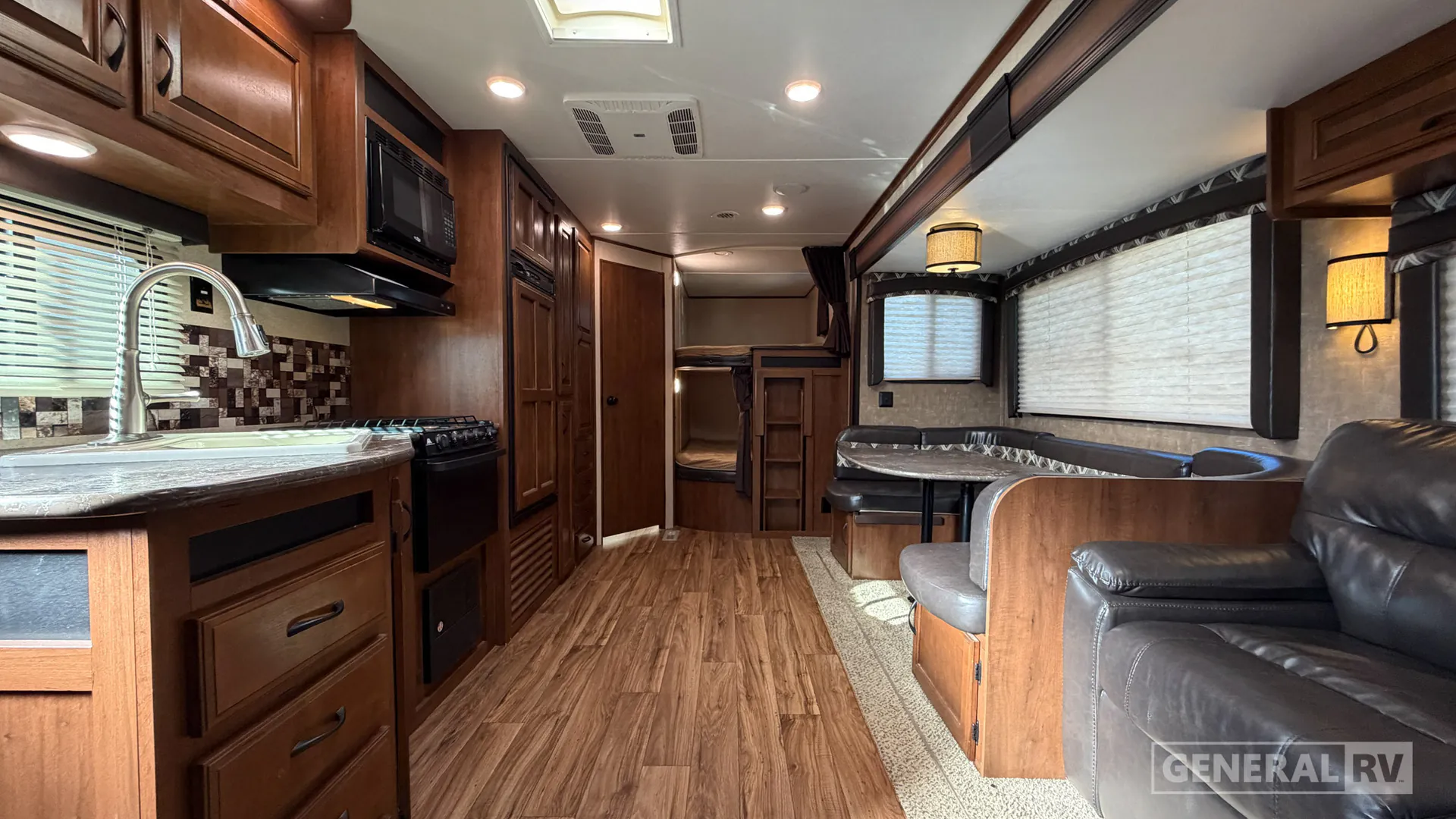 2016 Jayco Jay Flight 28BHBE - Photo 3
