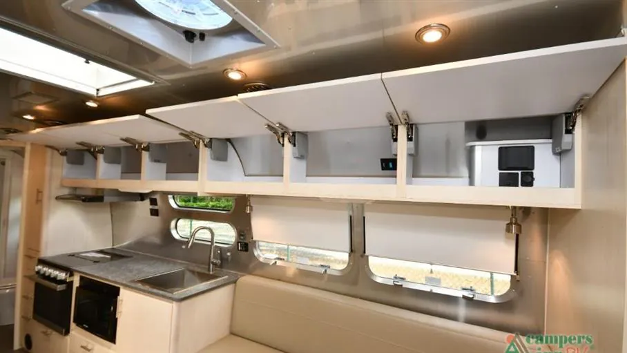 2023 Airstream Flying Cloud 30FB Office, Photos photo 14