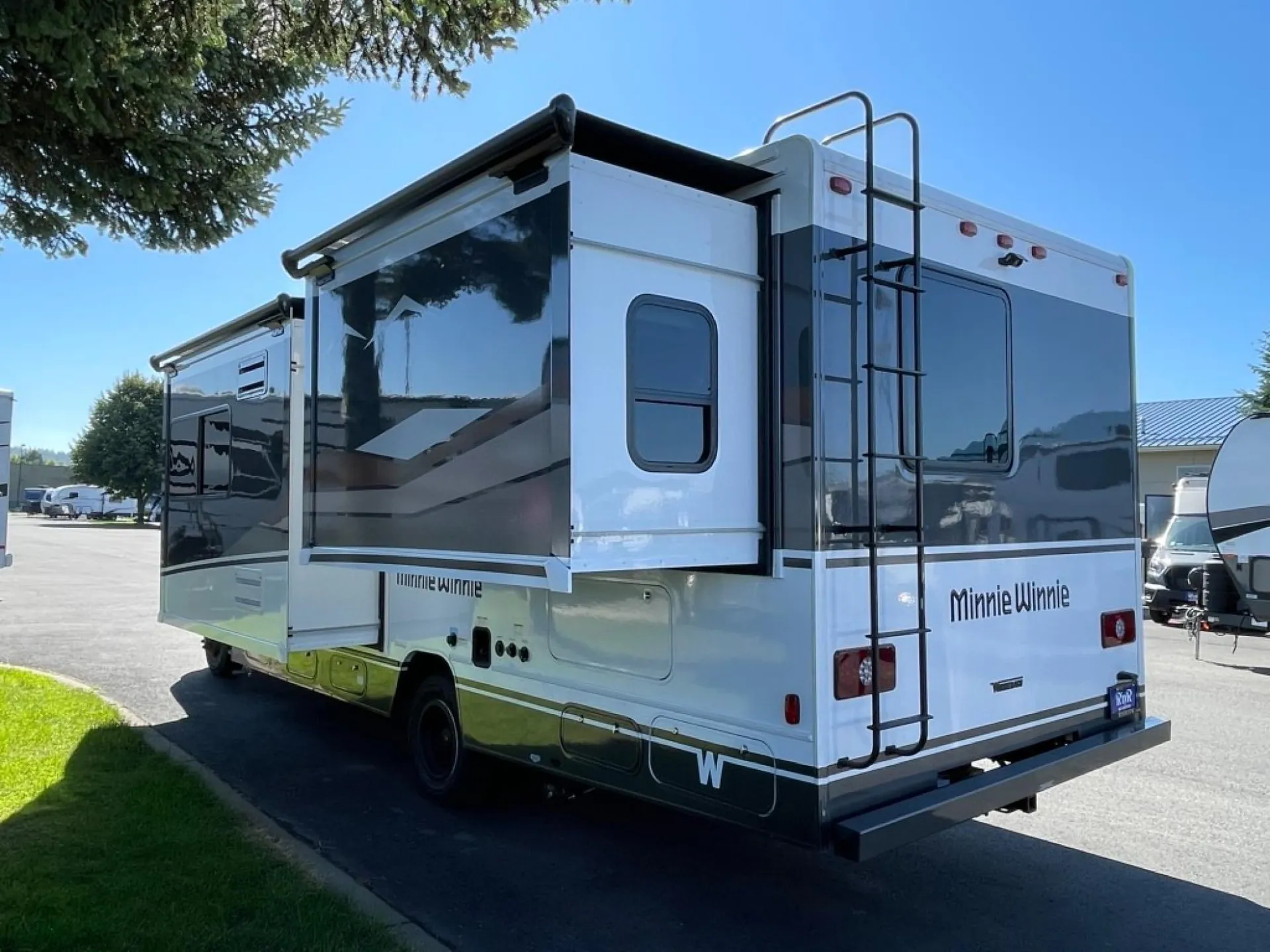 2026 Winnebago Minnie Winnie NPF 26NP - Photo 4