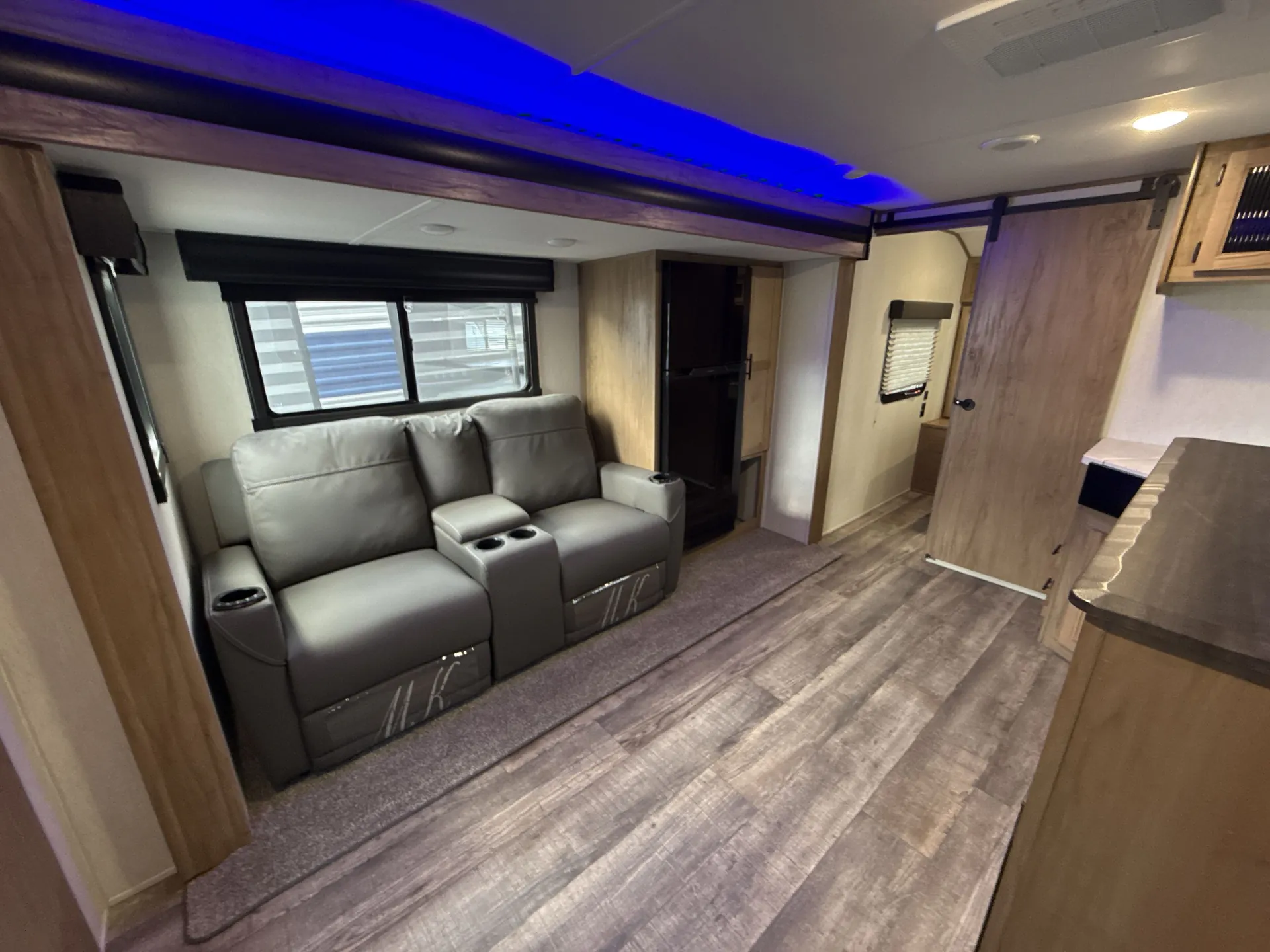 2023 Forest River Cherokee Alpha Wolf 22SW-L — off campside