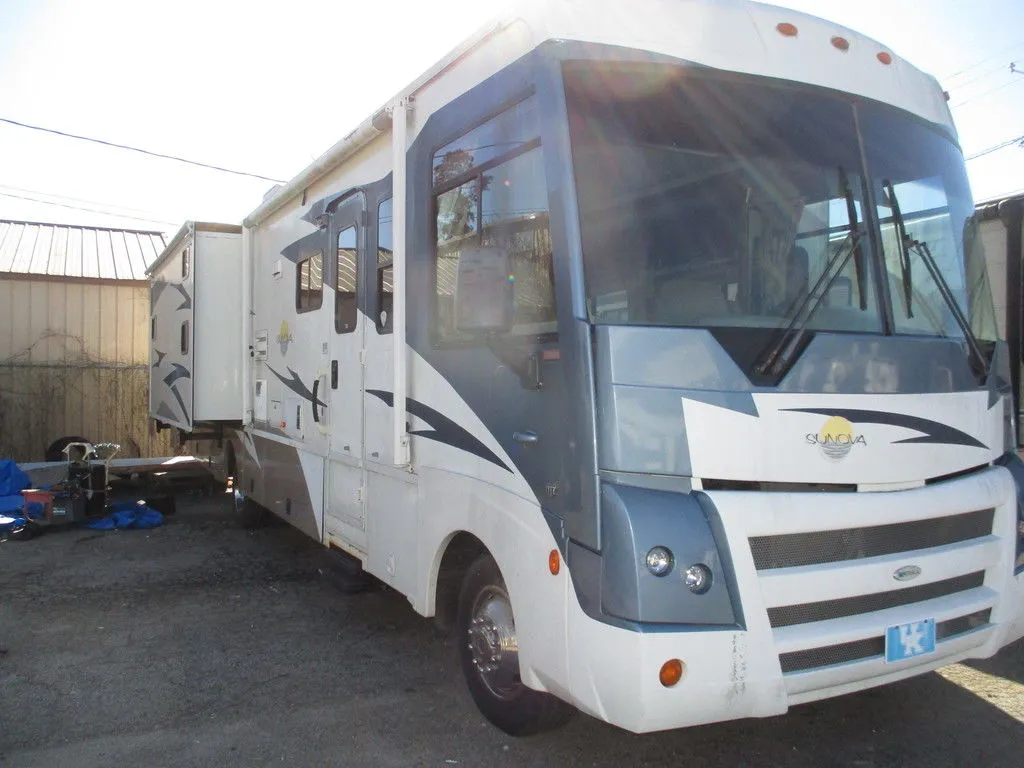 2008 Winnebago ITASCA Sunova 35J - Main photo