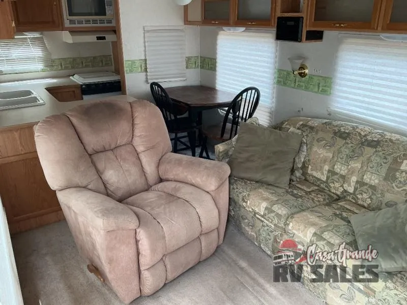 2004 CrossRoads RV Crusier 29RK - Photo 4
