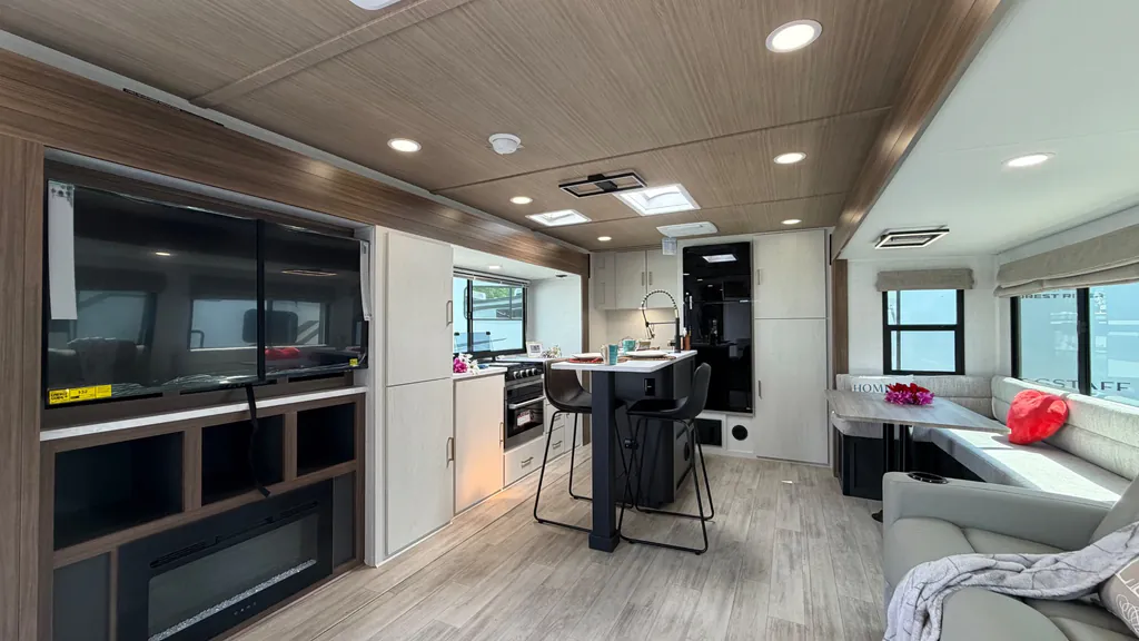 2026 Forest River Vibe 3400XL, Photos photo 4