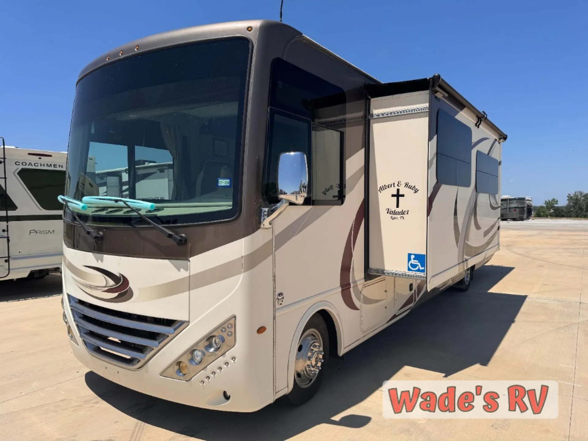 2018 Thor Motor Coach Hurricane 35M - Photo 4