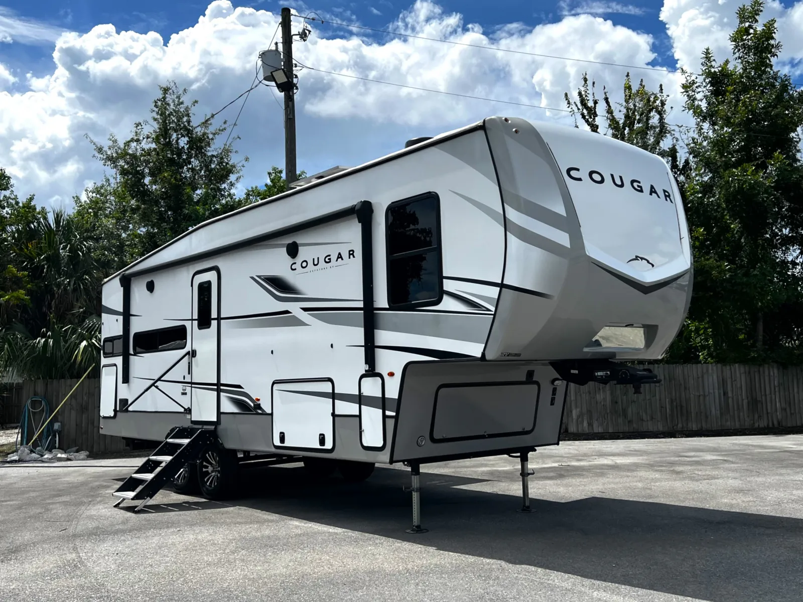 2024 Keystone Cougar 260MLE - Photo 2
