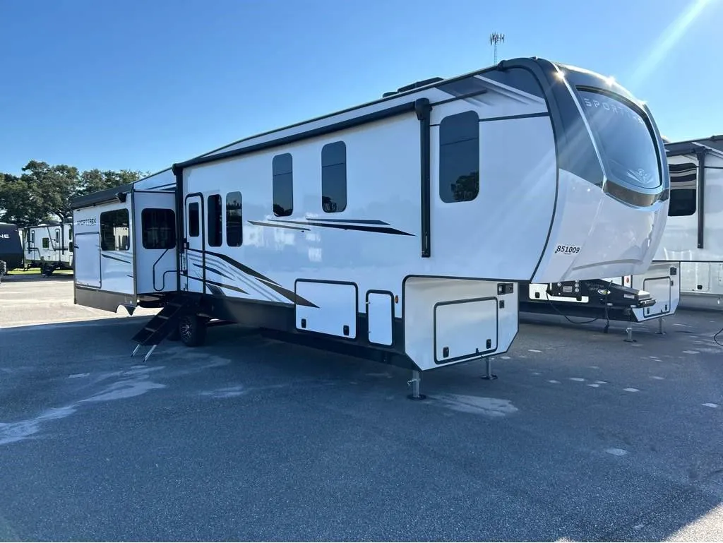 2026 Venture RV SportTrek 5 Touring Edition STTF363VFR - Main photo