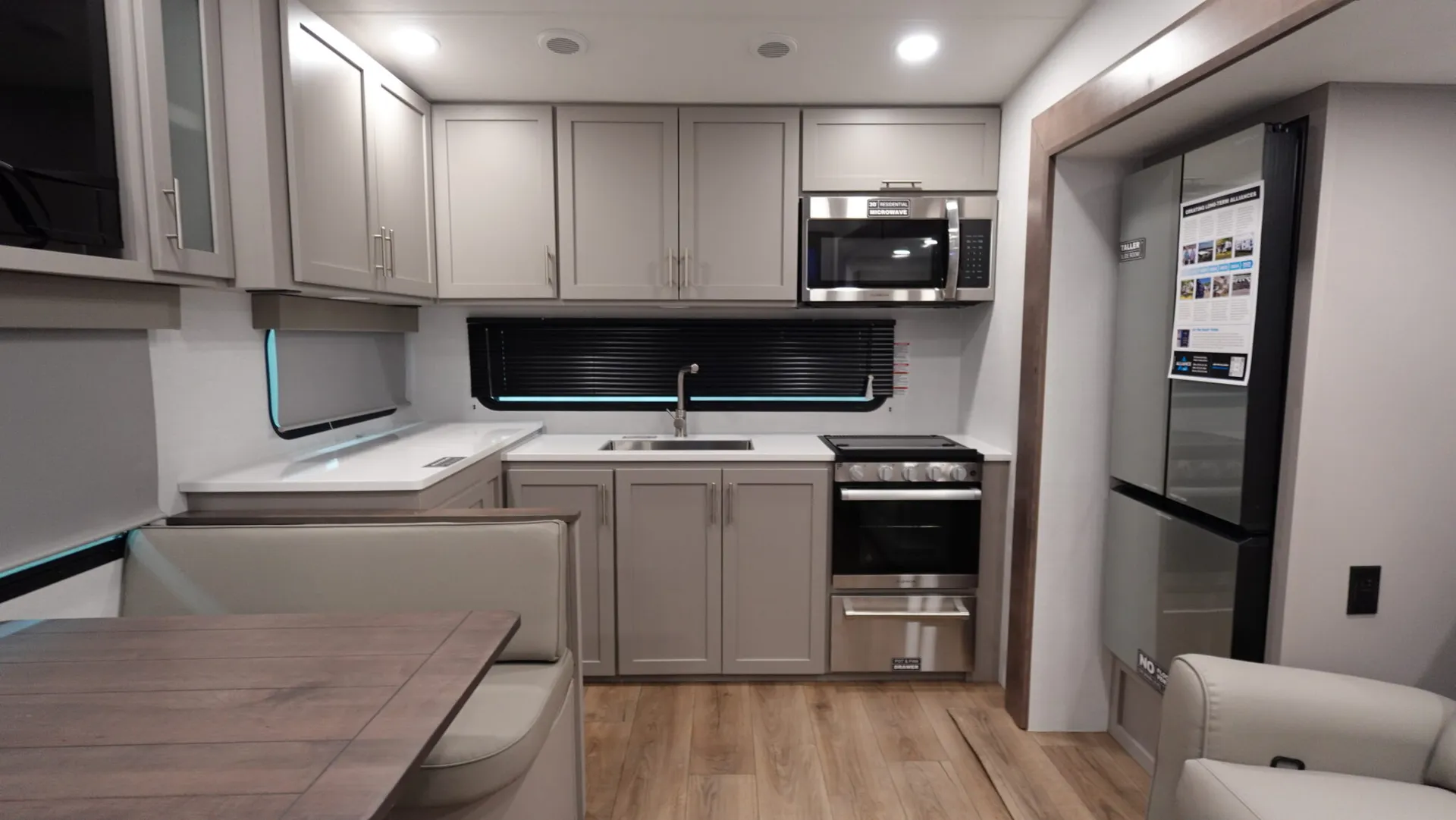 2026 Alliance RV Avenue All-Access 23ML - Photo 3