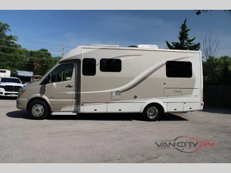 2014 Leisure Travel Unity 24TB - Photo 3