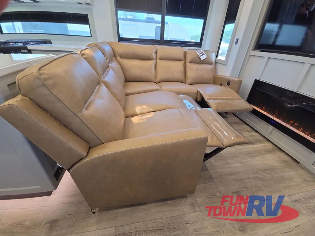 2026 Brinkley Model G 3950, Photos photo 26