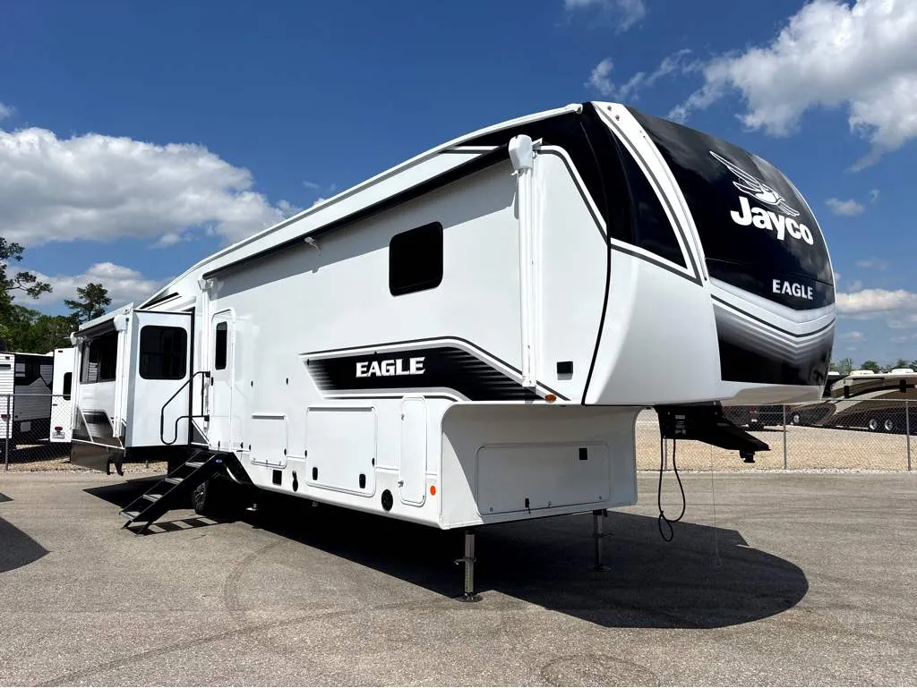 2026 Jayco Eagle 355MBQS - Photo 2