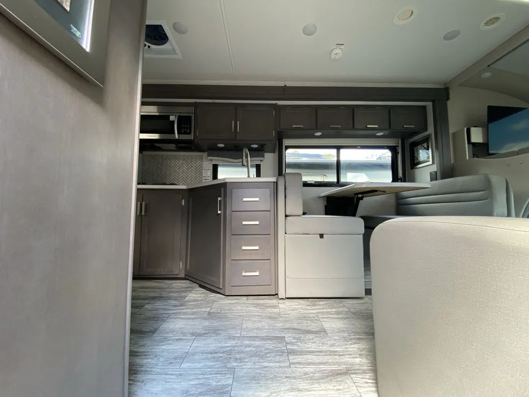 2025 Thor Motor Coach Magnitude Super C LV35 - Photo 3