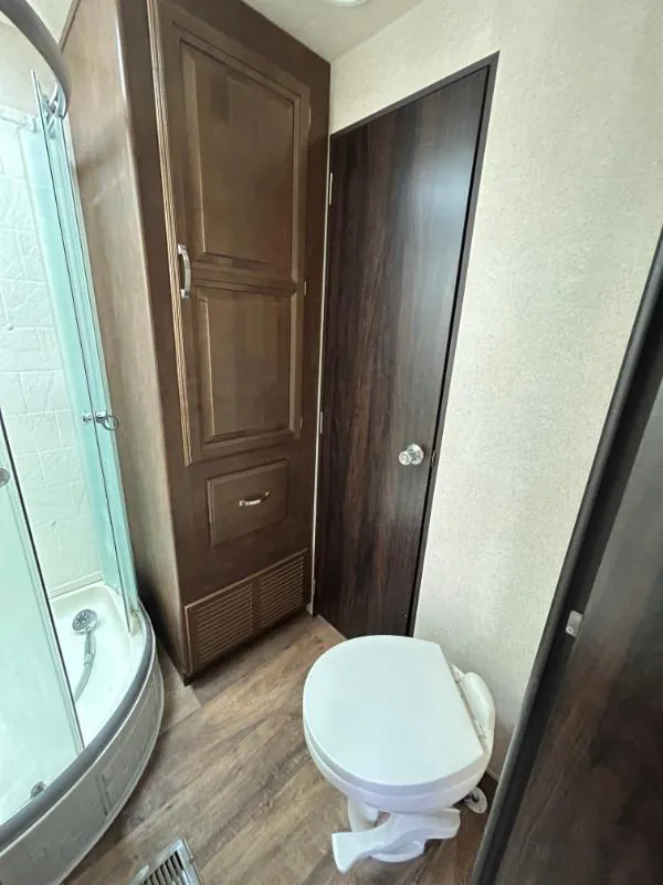 2018 Forest River Salem Villa 426-2B, Photos photo 15