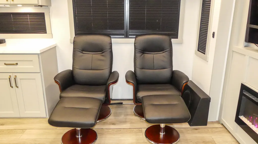 2025 Brinkley Model G 3250, Photos photo 26