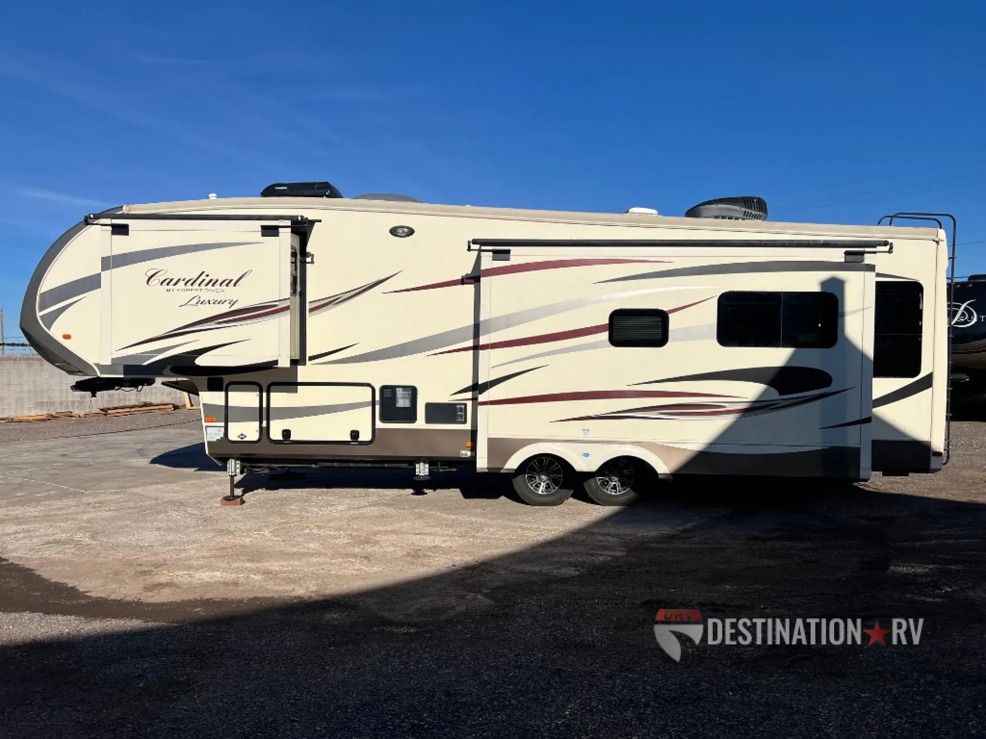 2018 Forest River RV Cardinal Luxury 3350RLX - Photo 4