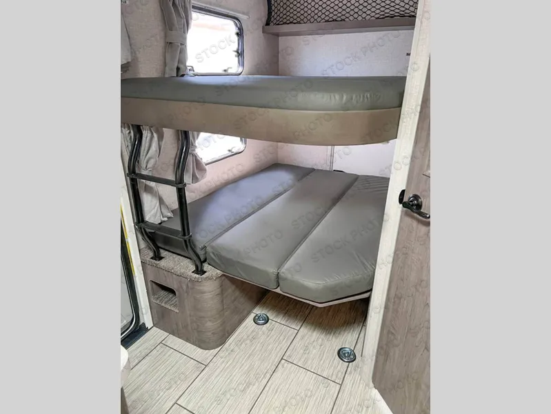 2026 Lance Lance Travel Trailers 2445 - Photo 3
