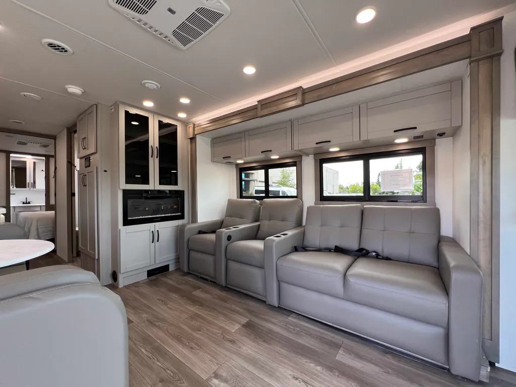 2027 Entegra Coach Vision XL 36C, Photos photo 6