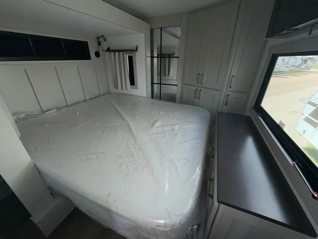 2025 Brinkley Model G 3970, Photos photo 36